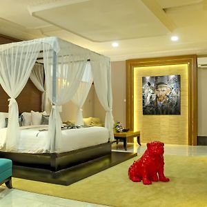 Raintree Boutique Villa & Gallery